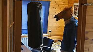 וידאו HD של רוכב מזדיין כלבה טיפשה