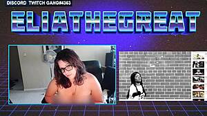 Tarian strip dan tayangan payudara: Gadis gamer Twitch mengungkapkan