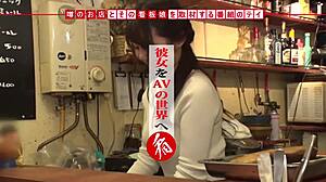 Peitos grandes e uma linda garota asiática em vídeo completo em HD