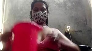 Gata bangladeshi encara um pau grande em um vídeo hardcore